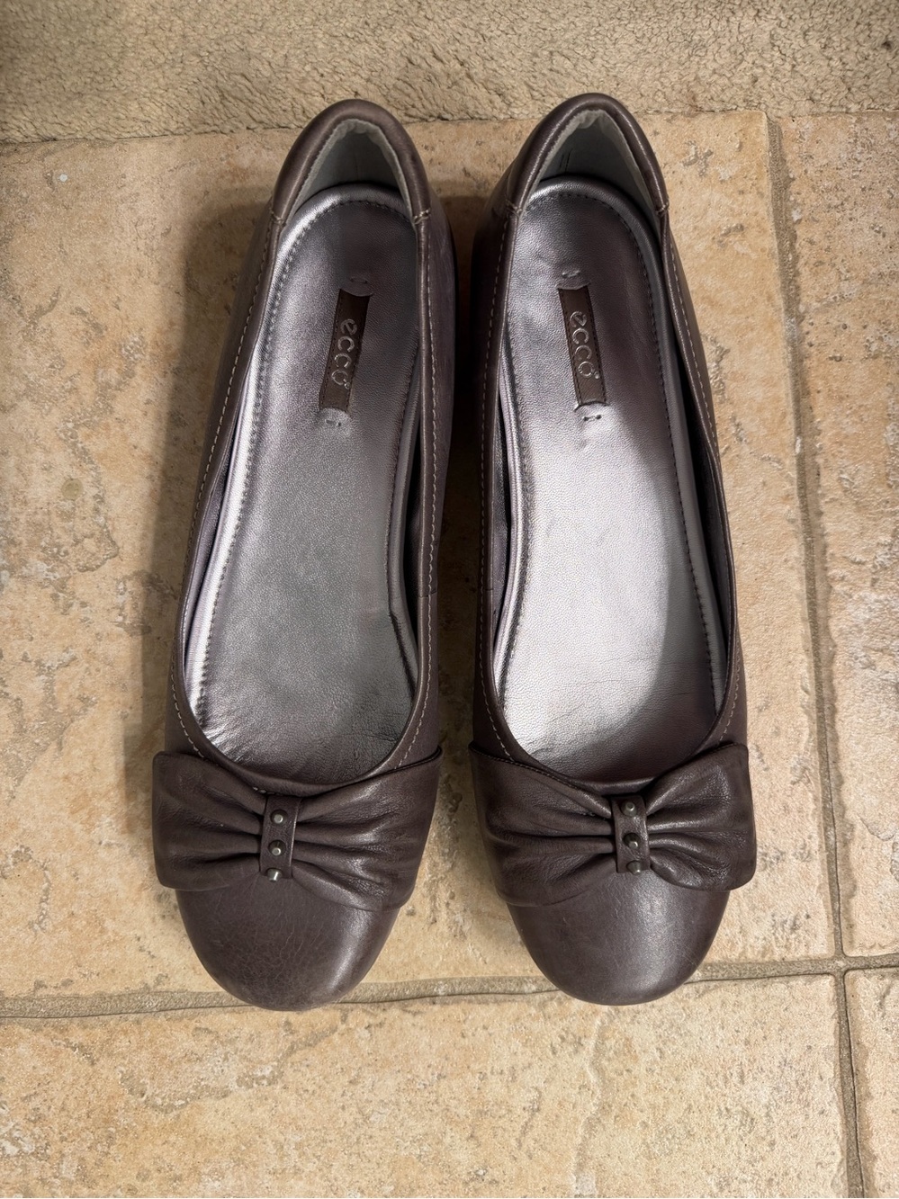 Ecco Women's Dark Gray Leather Bow Slip-On Flats